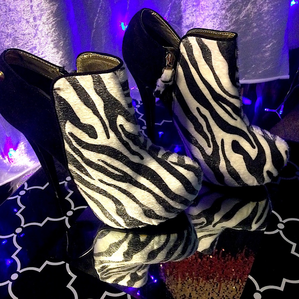 ZEBRA PRINT FAUX SUEDE TWO TONE  BOOTS